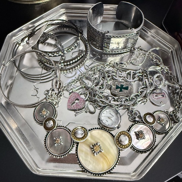 Mixed Statement Jewelry Bundle - Picture 6 of 7